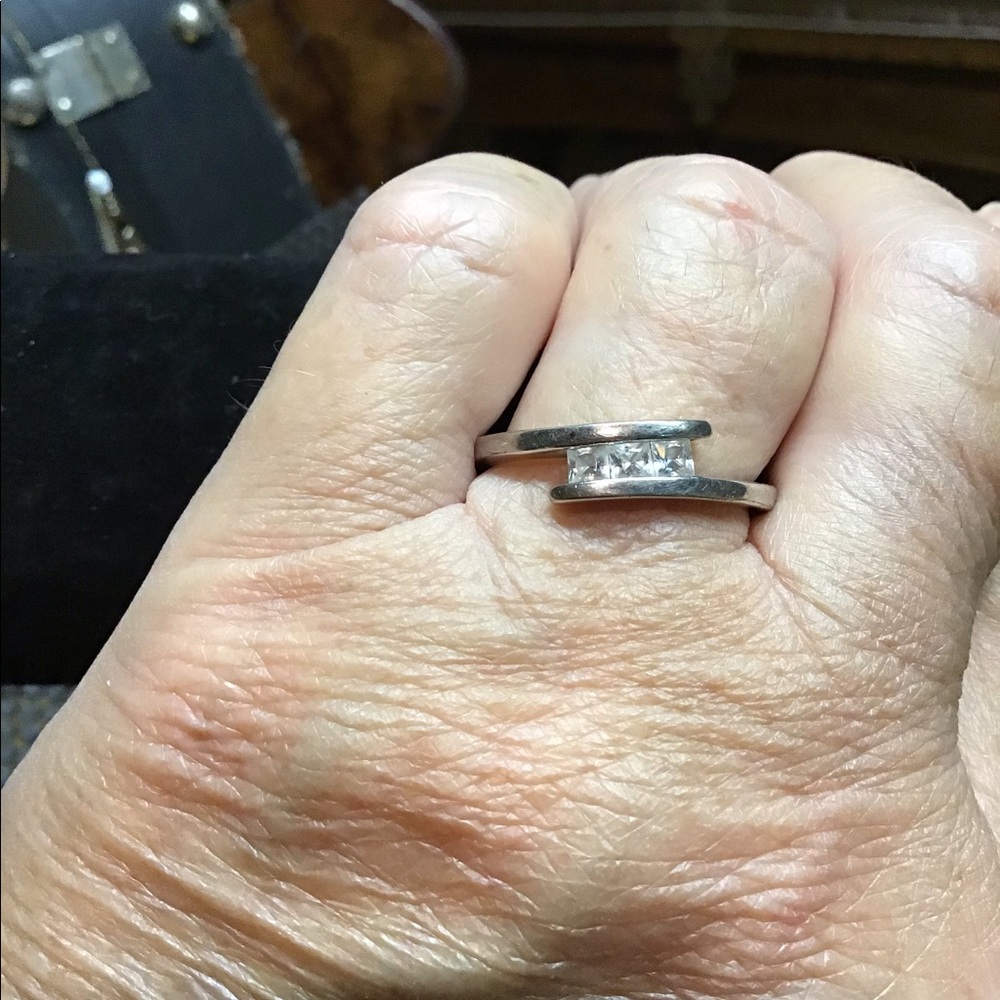 Woman’s ring - Picture 6 of 7